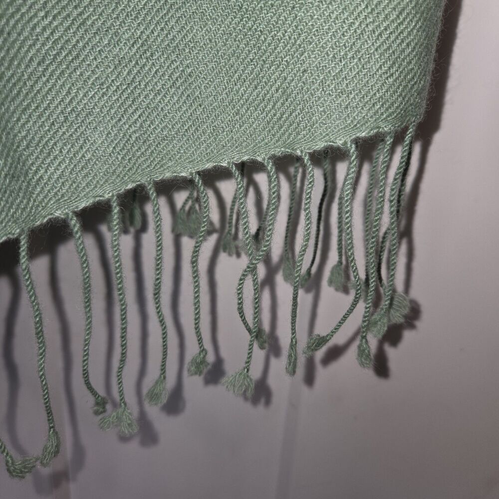 Pashmina Boutique 100% Cashmere Scarf Wrap Shawl Sage Green Fringe Nepal - Picture 3 of 5